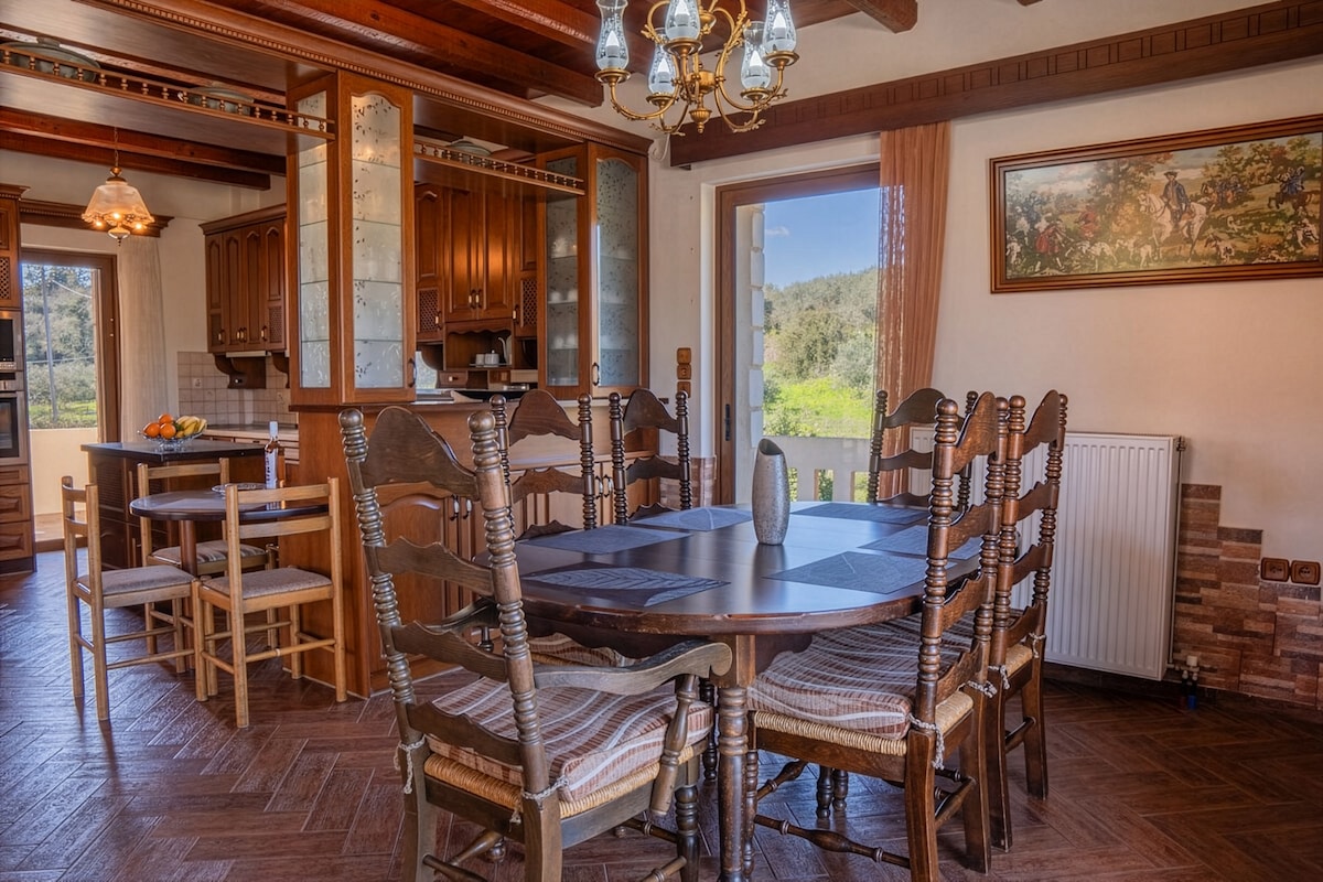 Gianni's Castle - Apartment with Private Pool