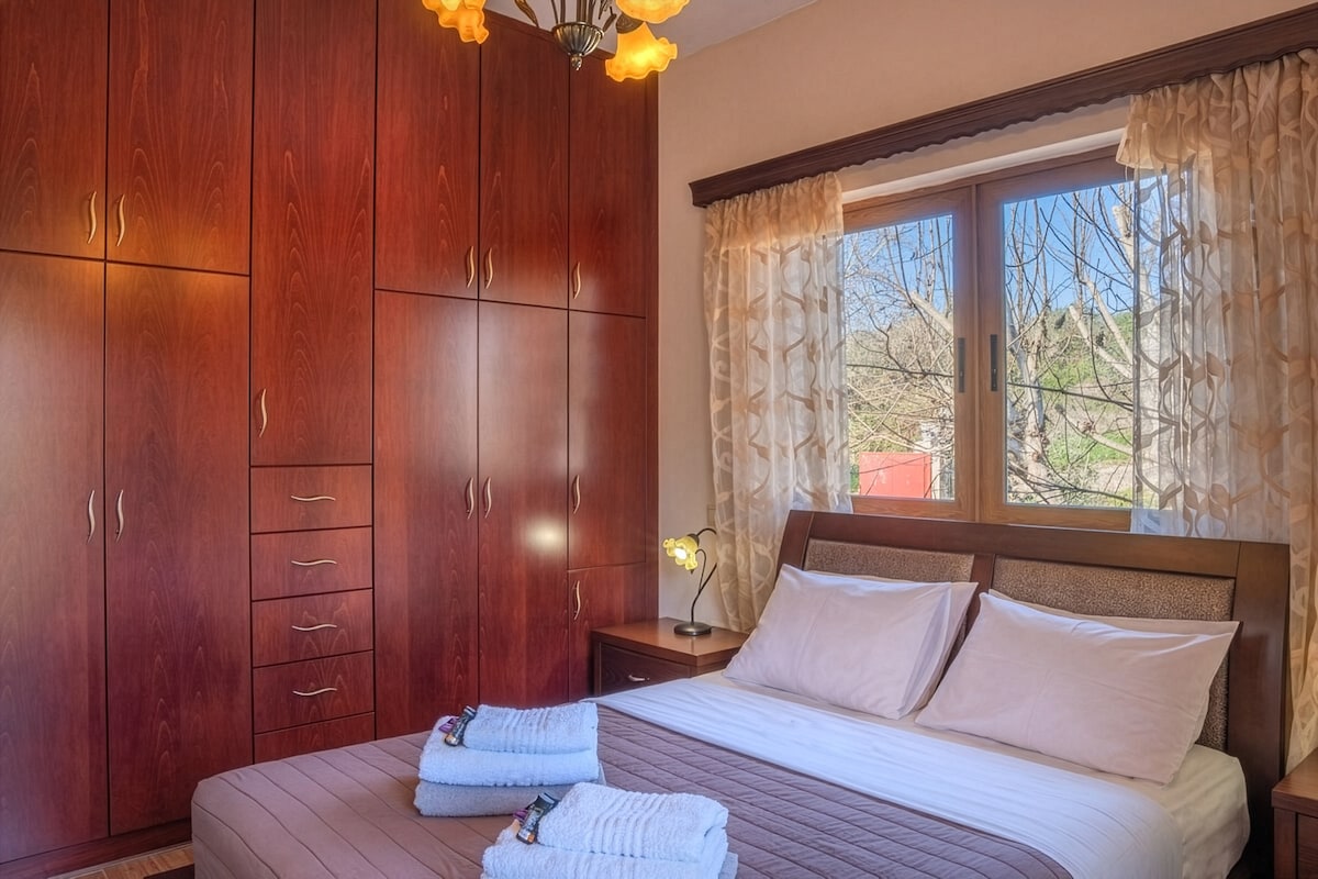 Gianni's Castle - Apartment with Private Pool