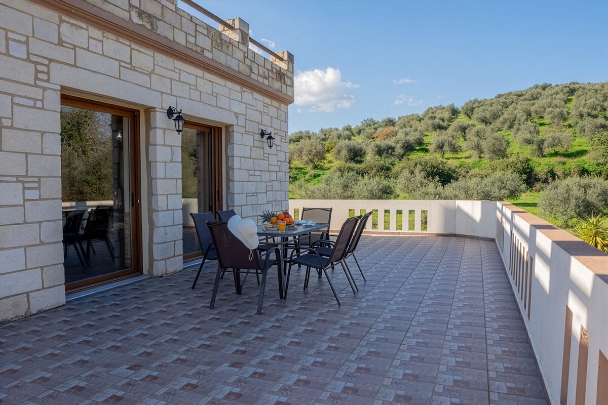 Gianni's Castle - Apartment with Private Pool