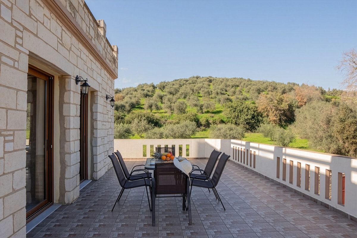 Gianni's Castle - Apartment with Private Pool