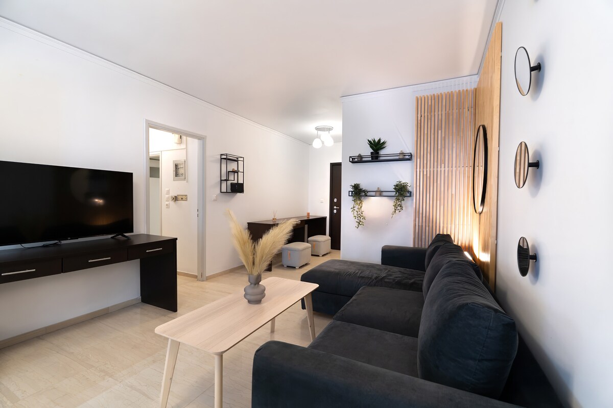 Modern Apartment with Acropolis View