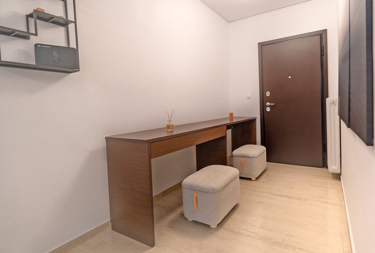 Modern Apartment with Acropolis View