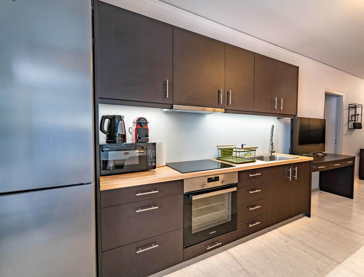 Modern Apartment with Acropolis View