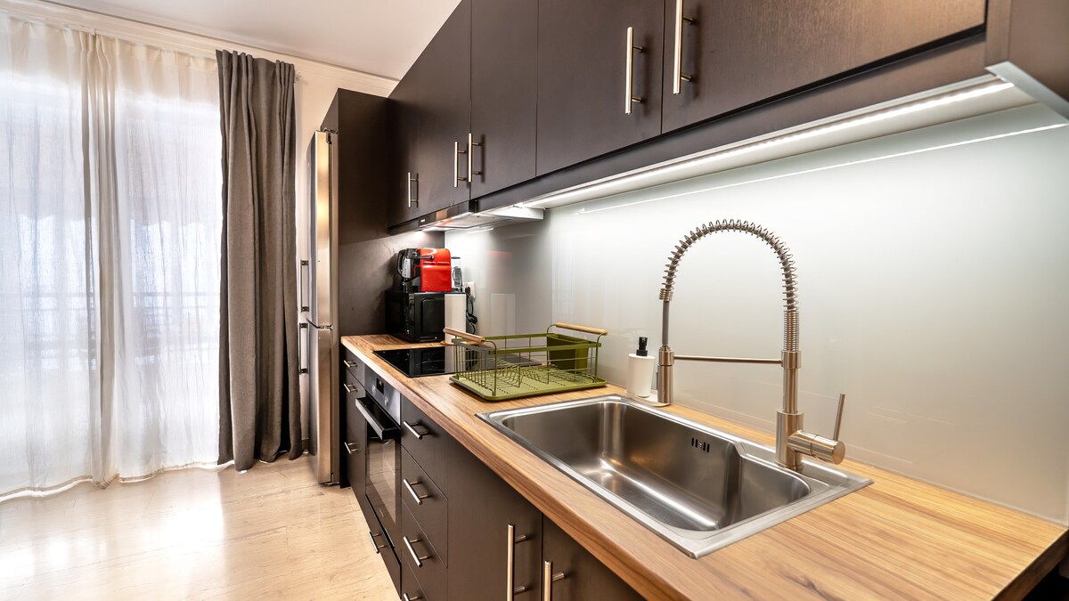 Modern Apartment with Acropolis View