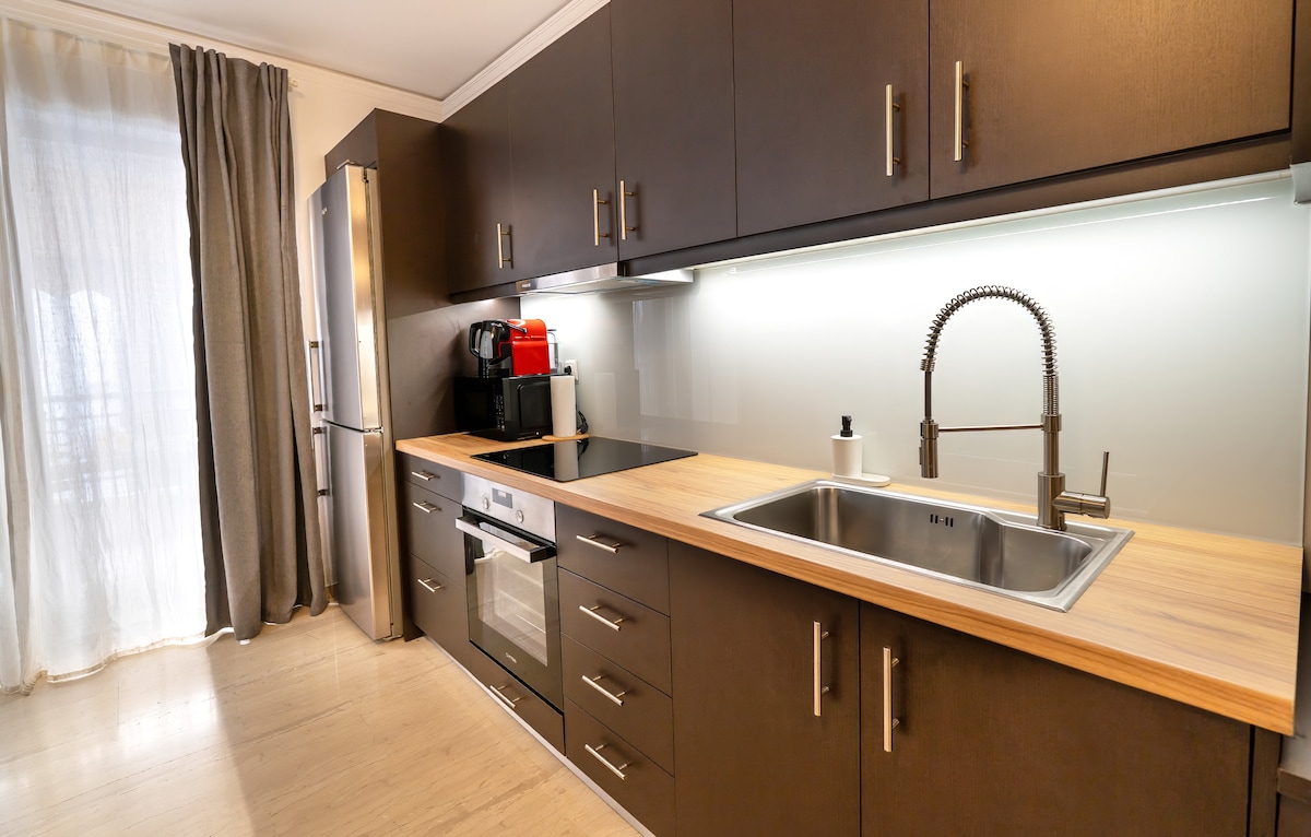 Modern Apartment with Acropolis View