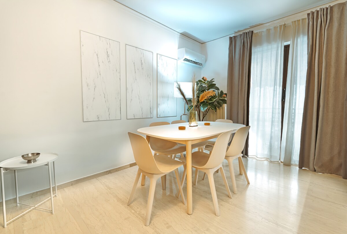 Modern Apartment with Acropolis View