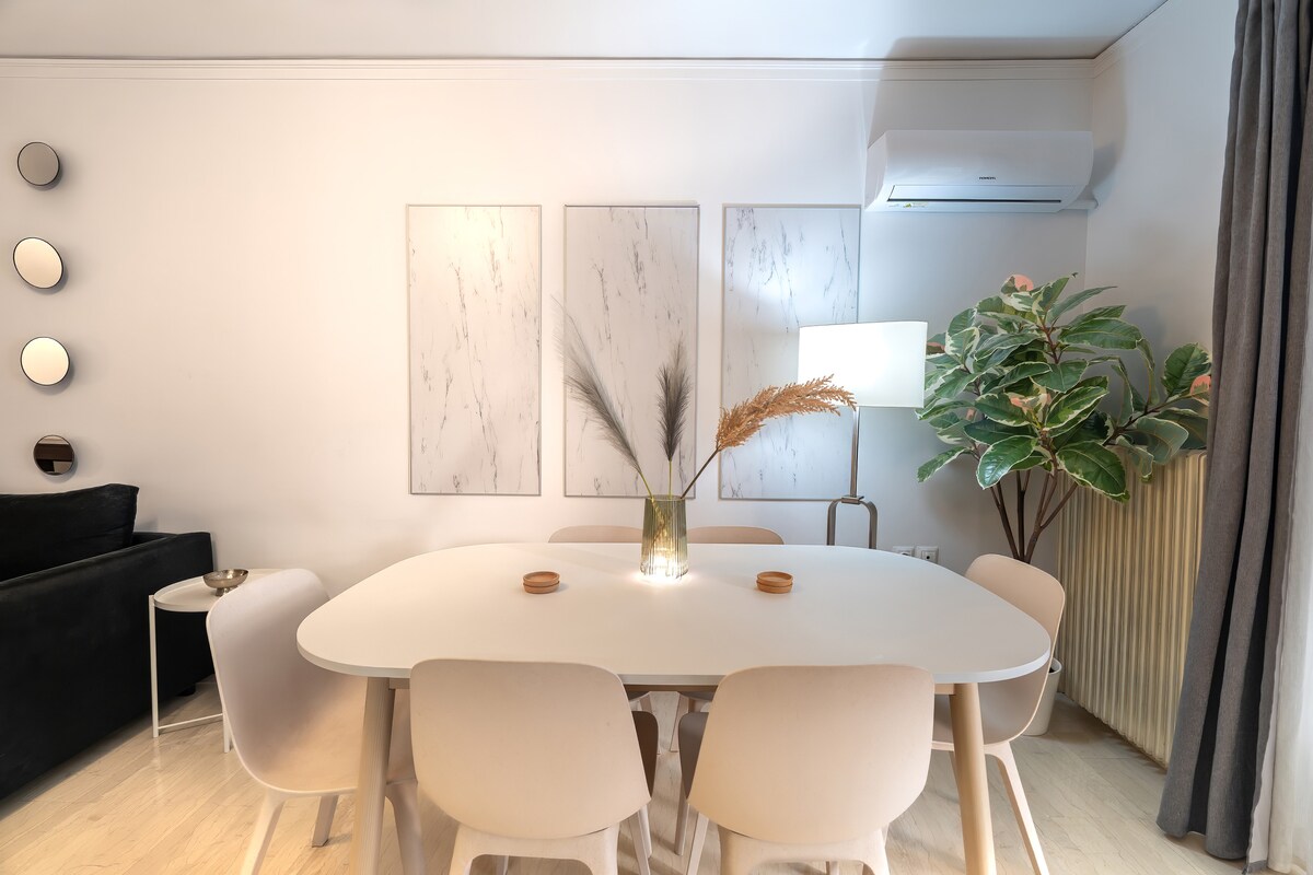 Modern Apartment with Acropolis View