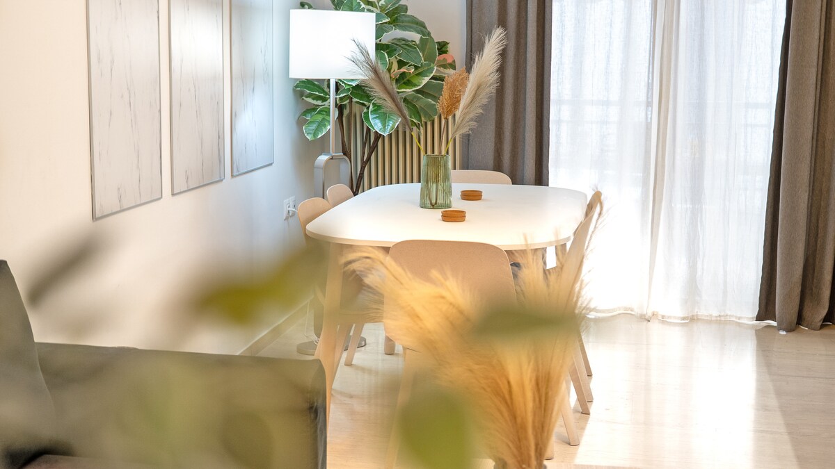 Modern Apartment with Acropolis View