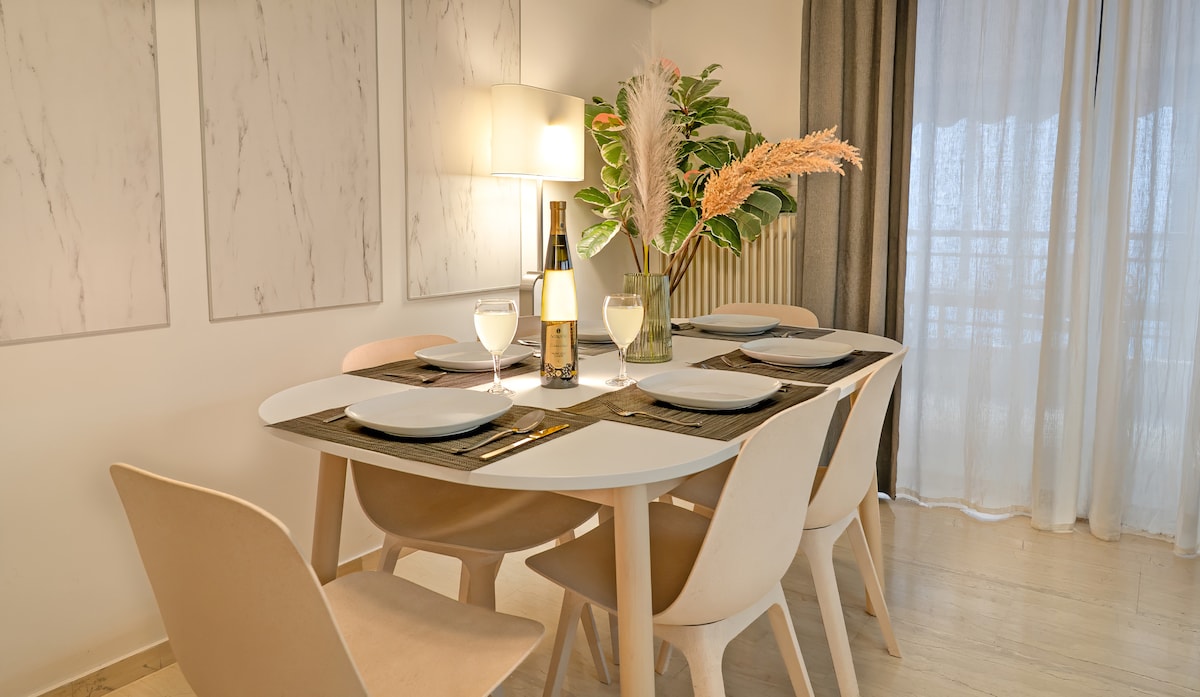 Modern Apartment with Acropolis View