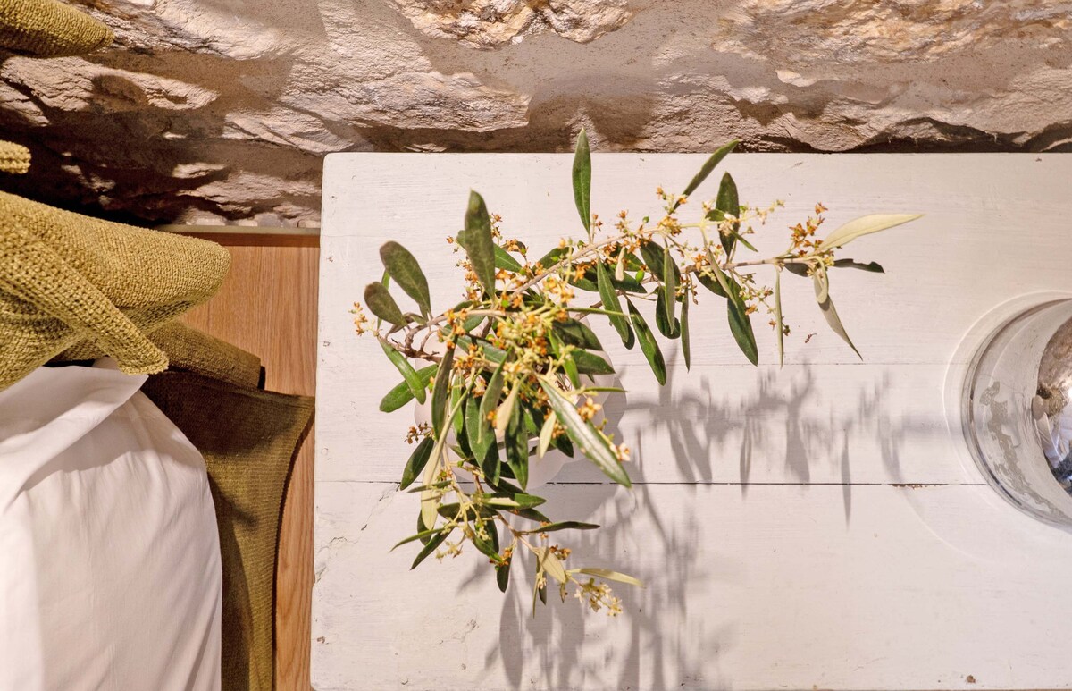 Melias Olive Retreat II
